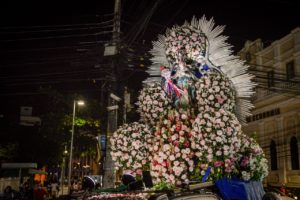 (carro andor da PADROEIRA / Fotos: Wanderlan Velozo)