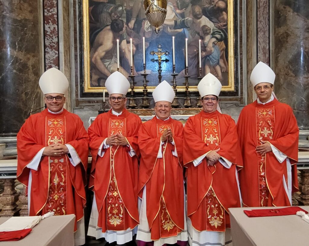 bispos brasileiros que receberam pálio